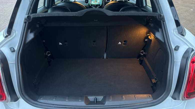 MINI Hatchback 1.5 Cooper Exclusive 5dr Auto Petrol Hatchback